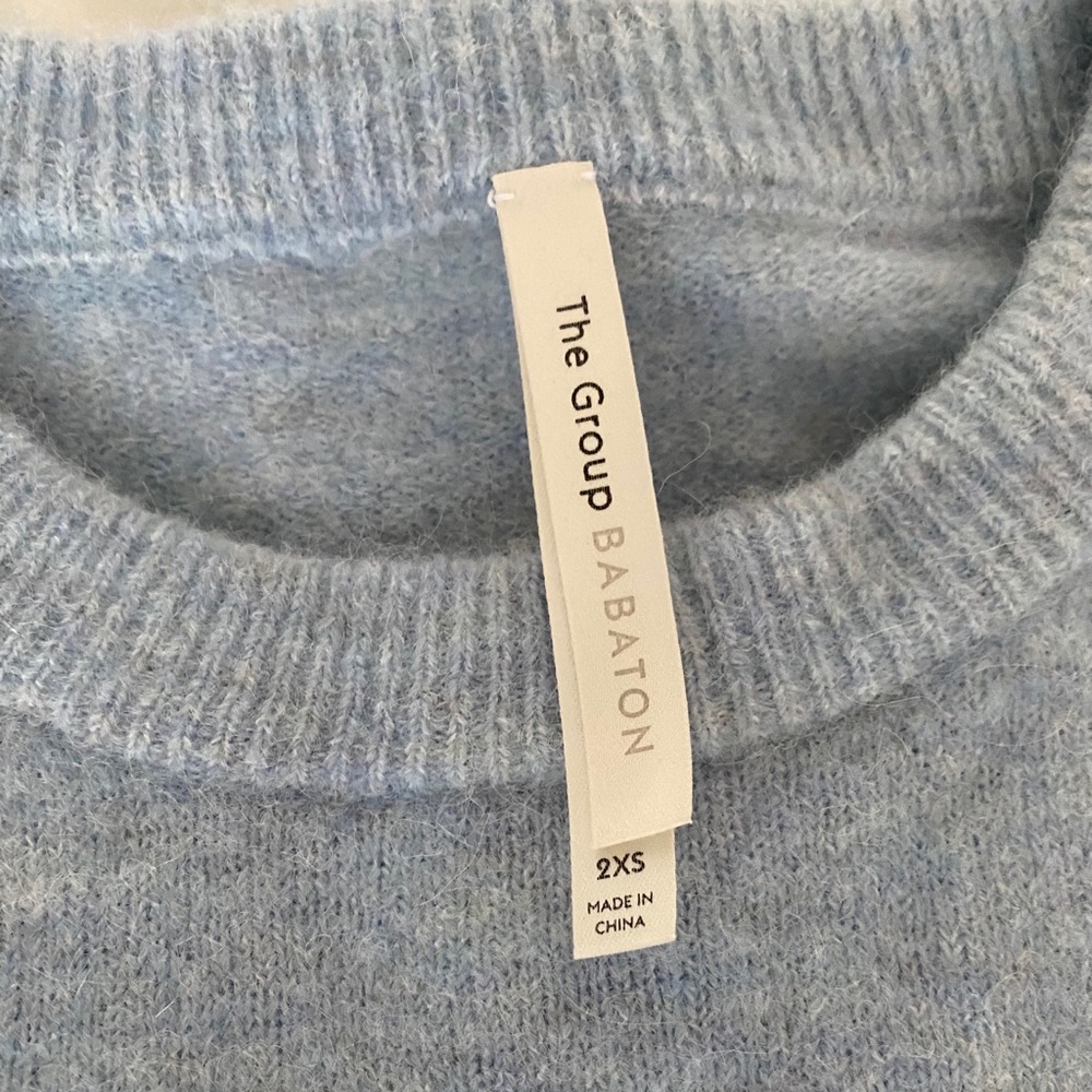 Aritzia crewneck